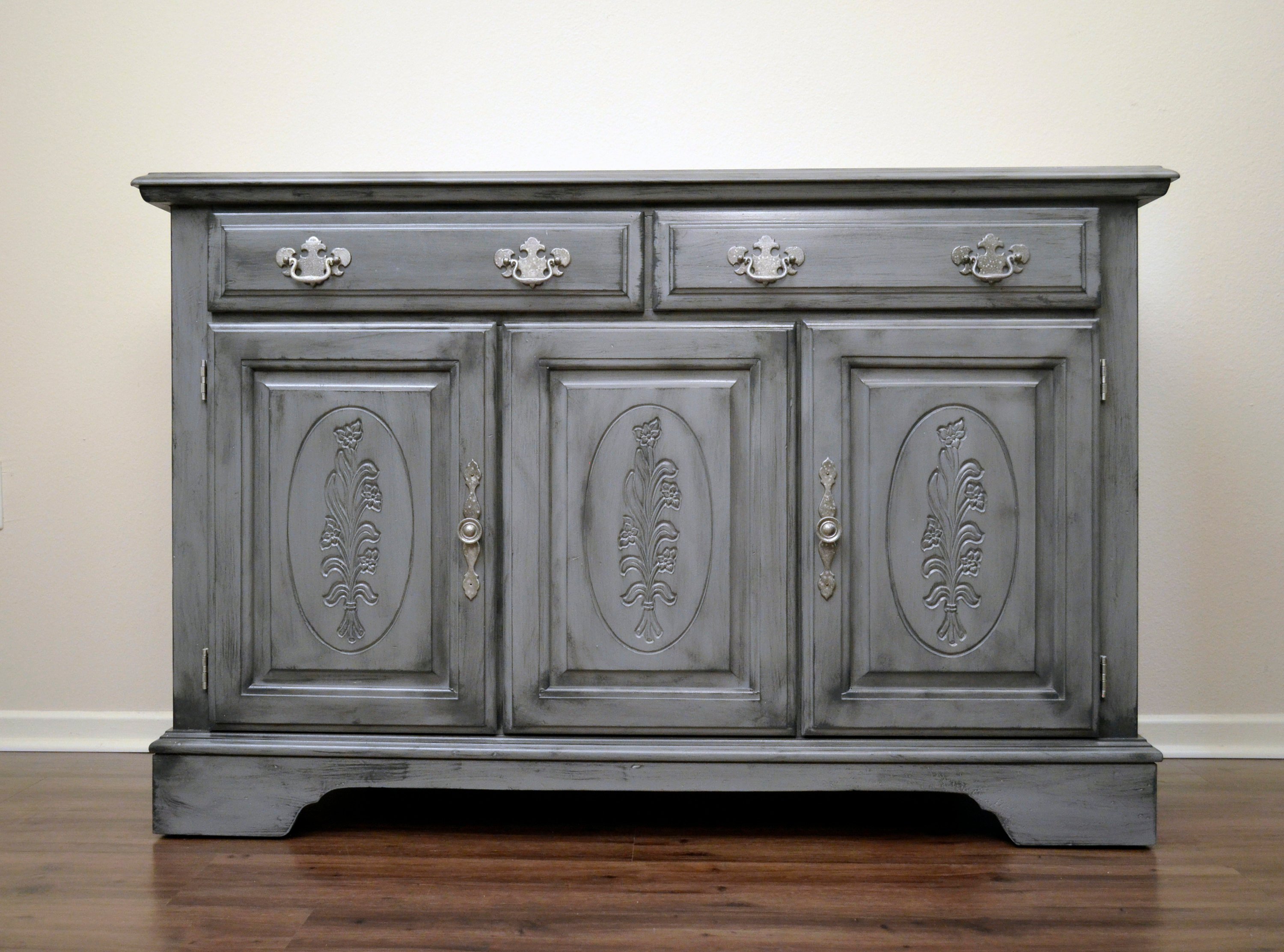 2 Door Vintage Hutch/Buffet - Designer Vintage Gray - Image 4