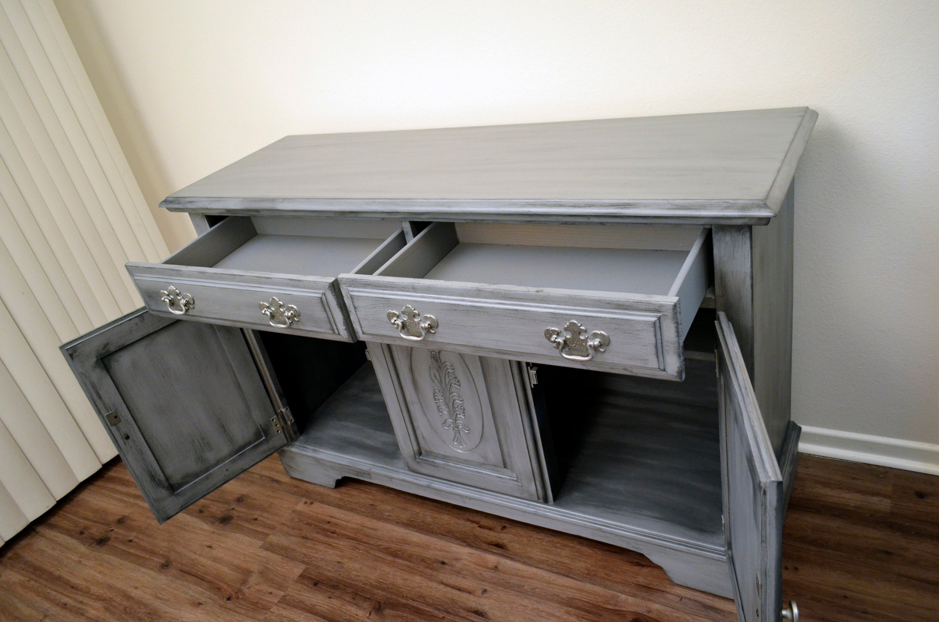 2 Door Vintage Hutch/Buffet - Designer Vintage Gray - Image 6