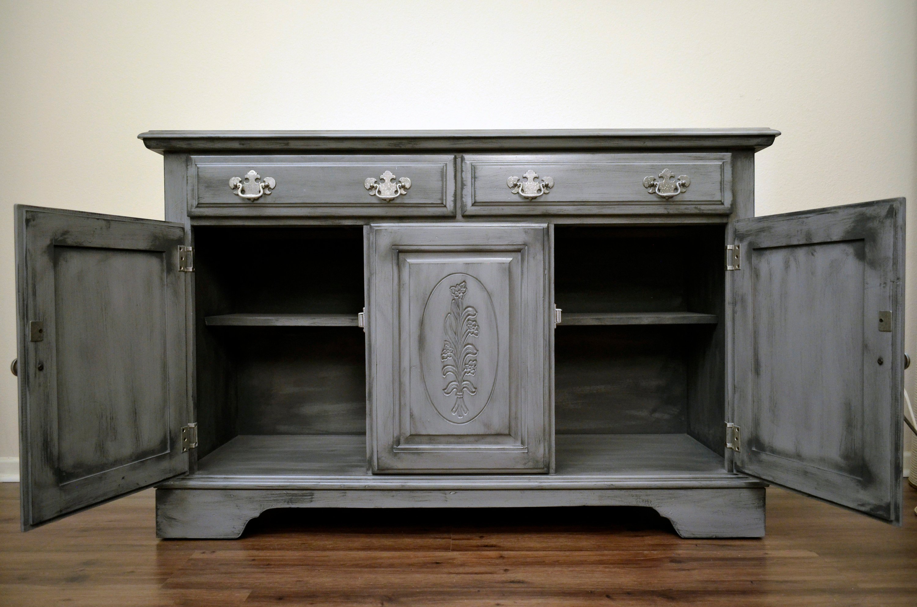 2 Door Vintage Hutch/Buffet - Designer Vintage Gray - Image 7