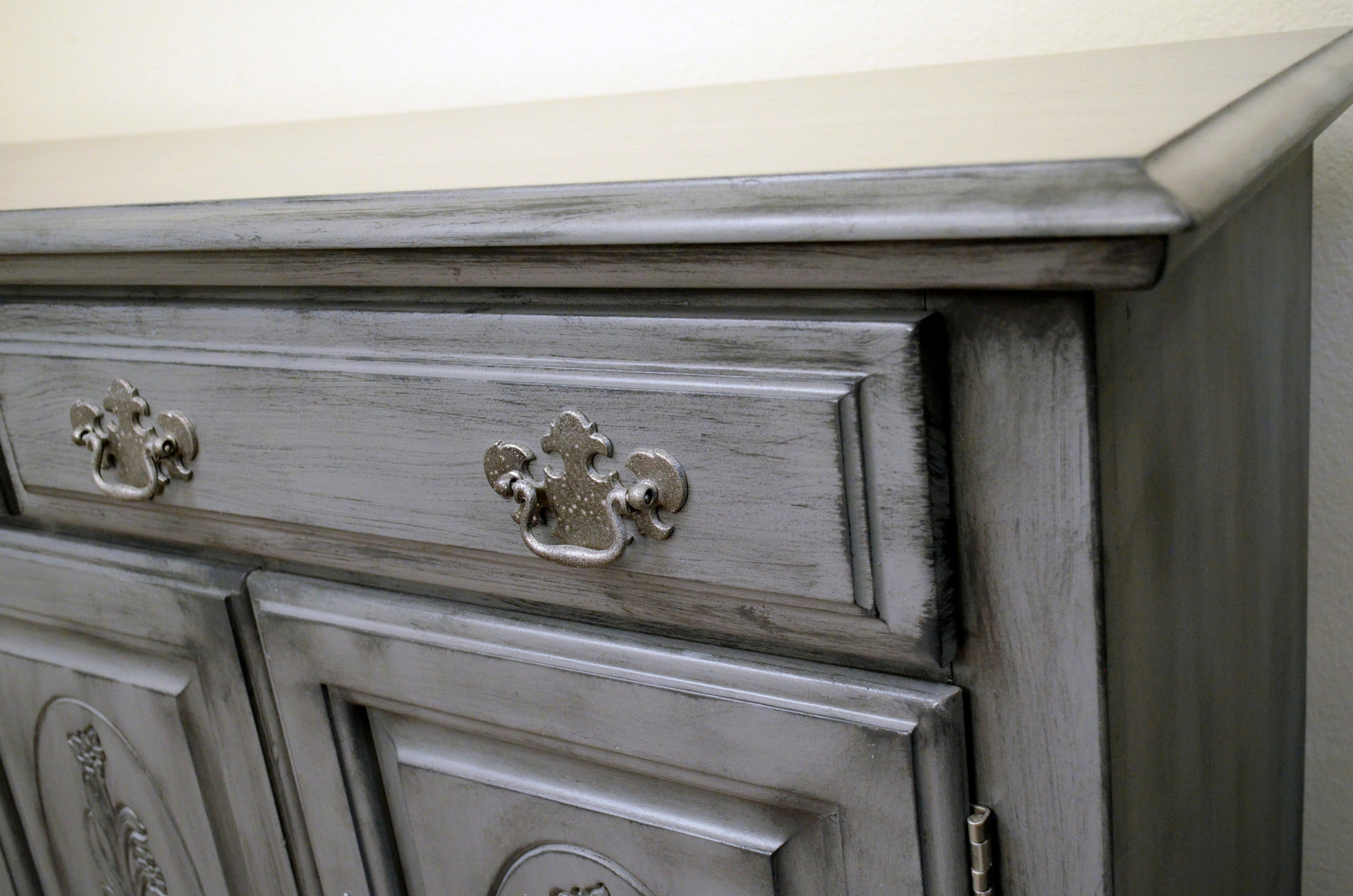 2 Door Vintage Hutch/Buffet - Designer Vintage Gray - Image 8